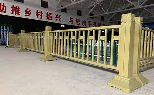  黄金护栏
